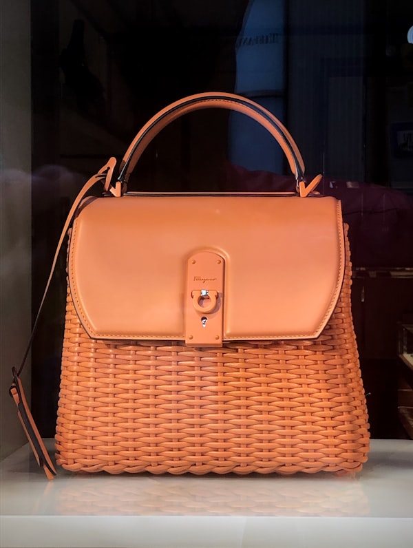 Brown Taiga Pochette Baikal